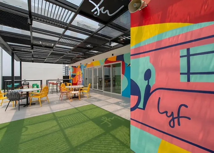 Lyf Malate Managed By The Ascott Limited ホテル 3*
