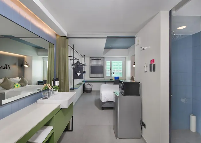 Lyf Malate Managed By The Ascott Limited 3* マニラ市